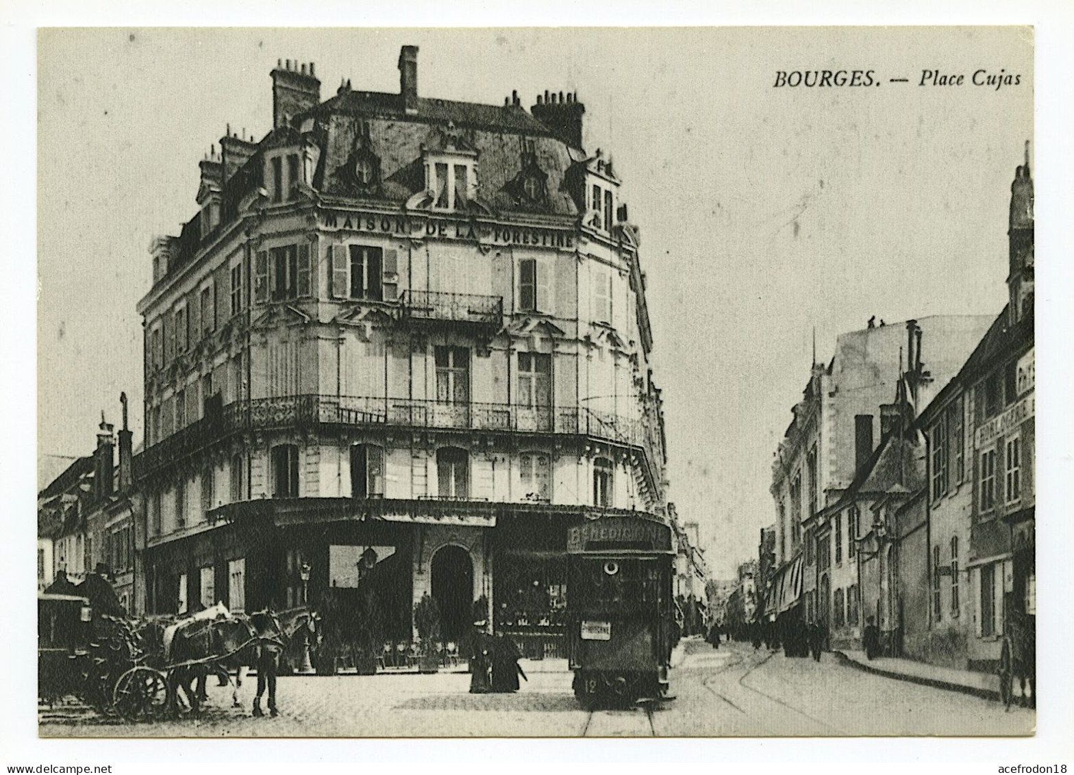 BOURGES - Place Cujas - Bourges