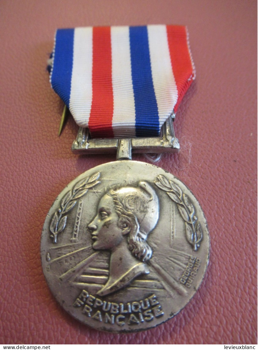République Française/ Médaille D'Honneur Des Chemins De Fer /Loco Vapeur Et TGV/ 1982          MED512 - Frankrijk
