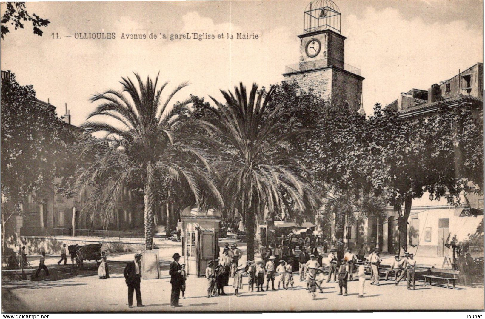 OLLIOULES - Avenue De La Gare L'Eglise Et La Mairie - Ollioules