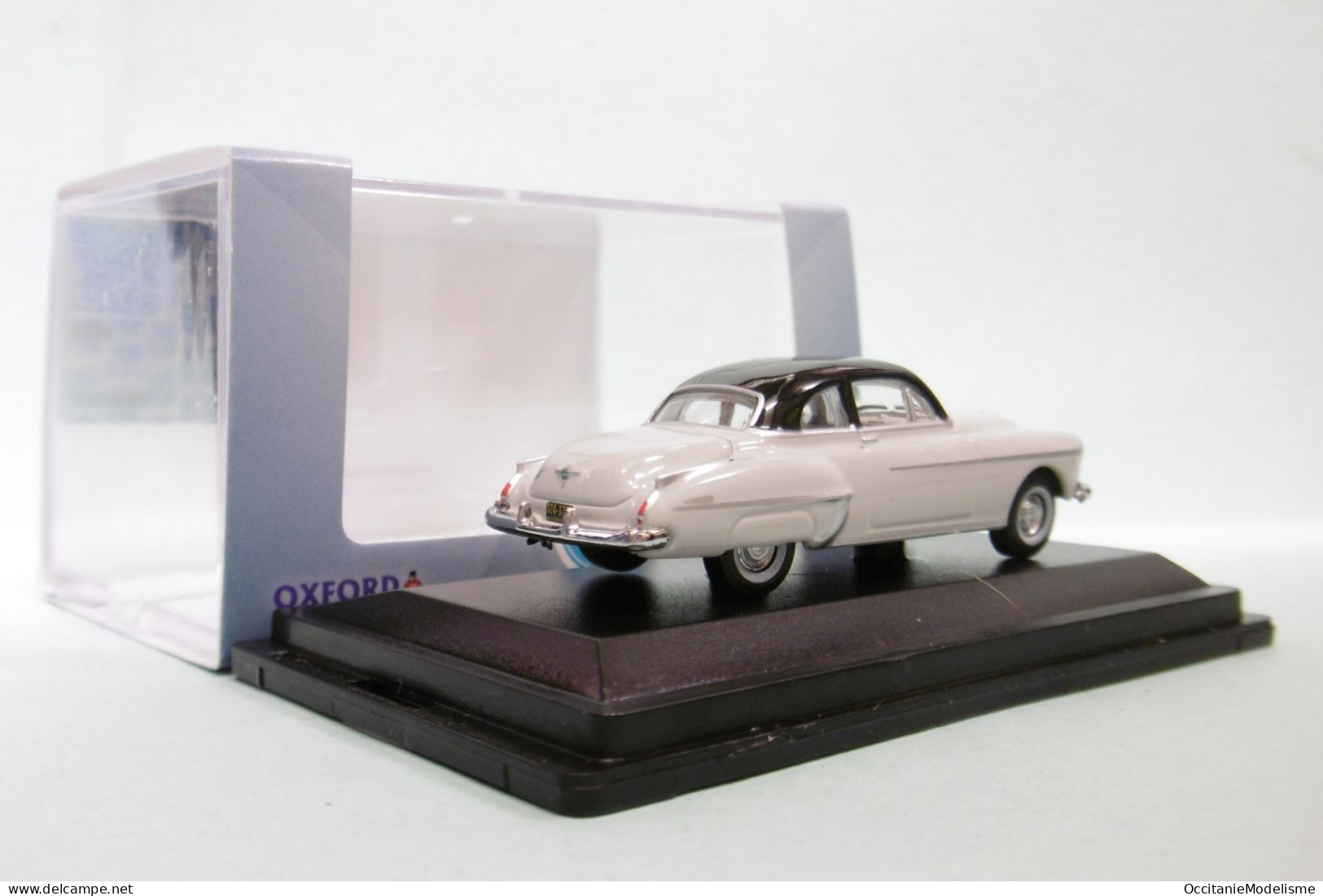 Oxford - OLDSMOBILE ROCKET 88 Gris Clair Voiture US Neuf HO 1/87 - Véhicules Routiers