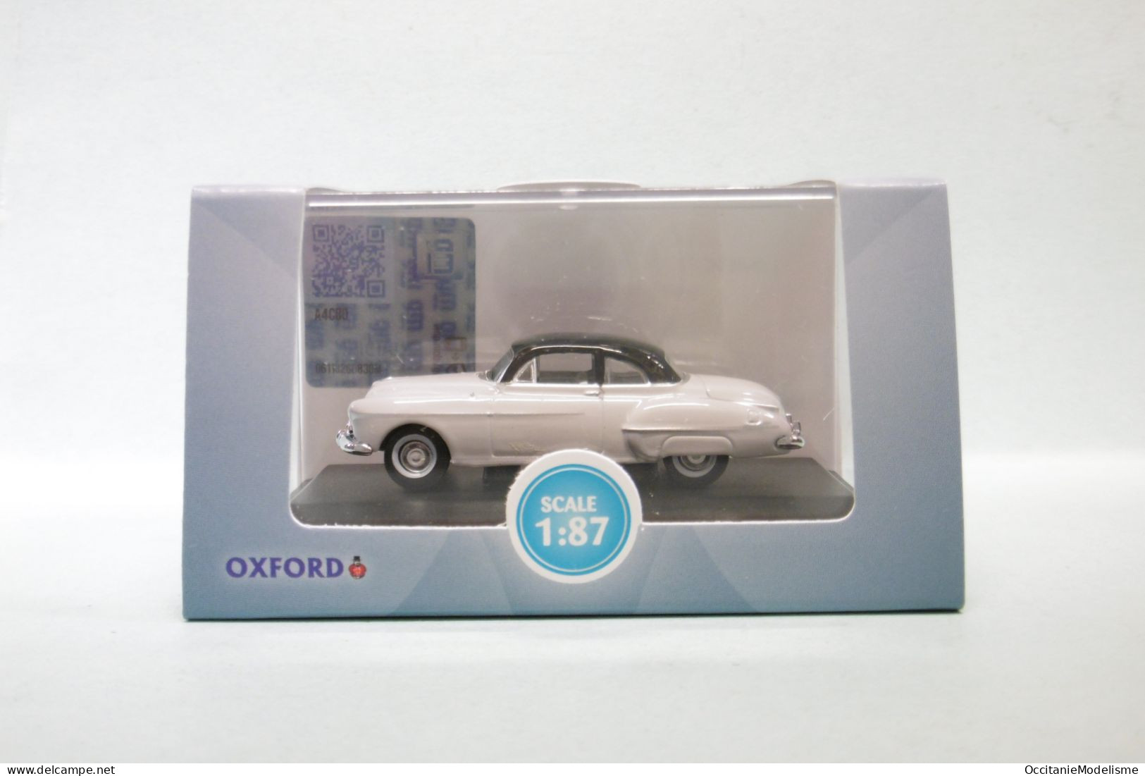 Oxford - OLDSMOBILE ROCKET 88 Gris Clair Voiture US Neuf HO 1/87 - Véhicules Routiers