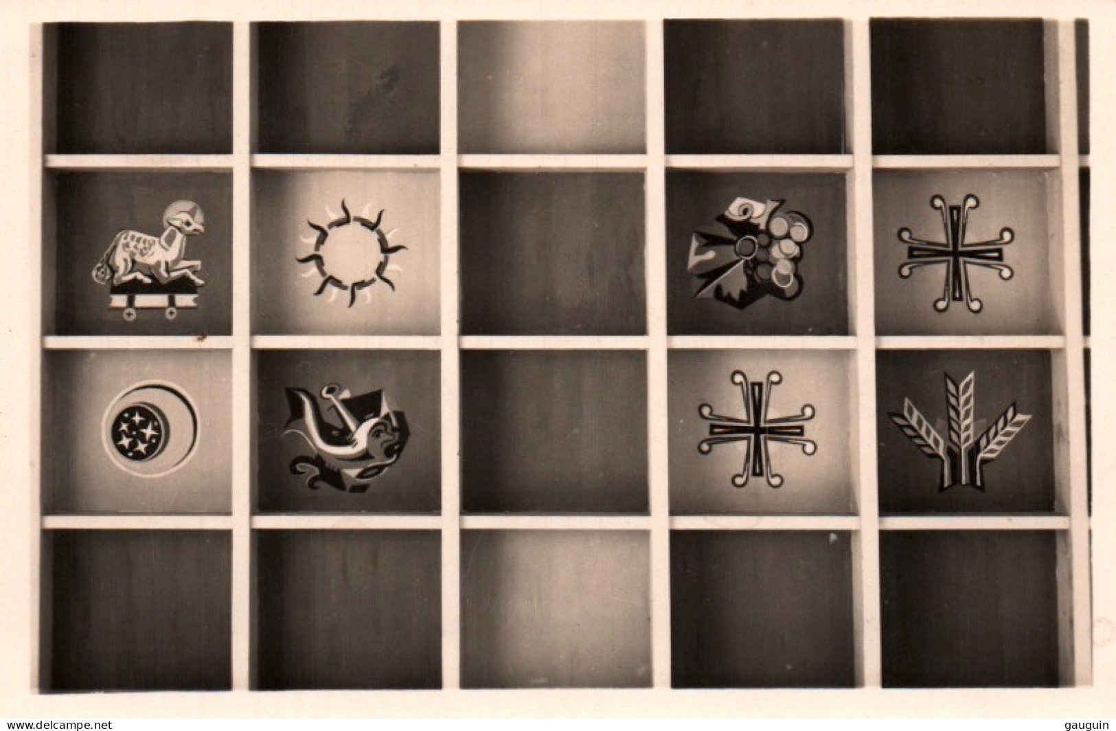 CPSM - MONTREUX-CHÂTEAU - L'église Plafond Choeur - Symboles Eucharistiques - Photo J.Ginsbourger - Montreux