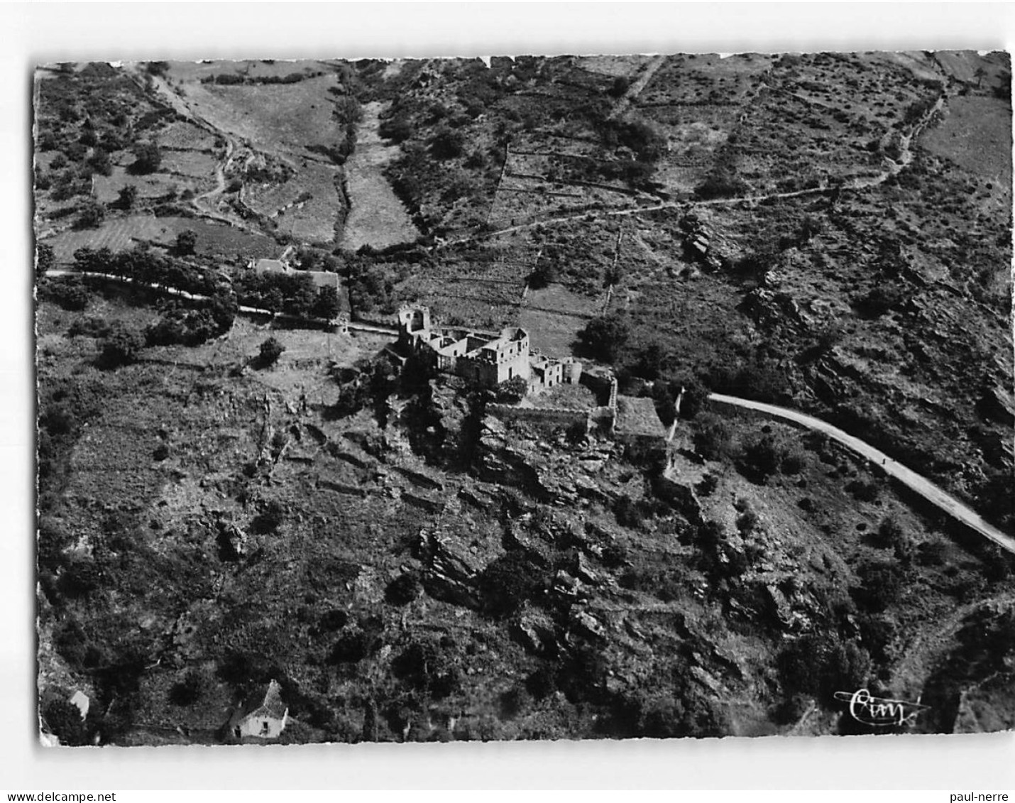 CHOUVIGNY : Vue Générale Et Le Château - état - Other & Unclassified