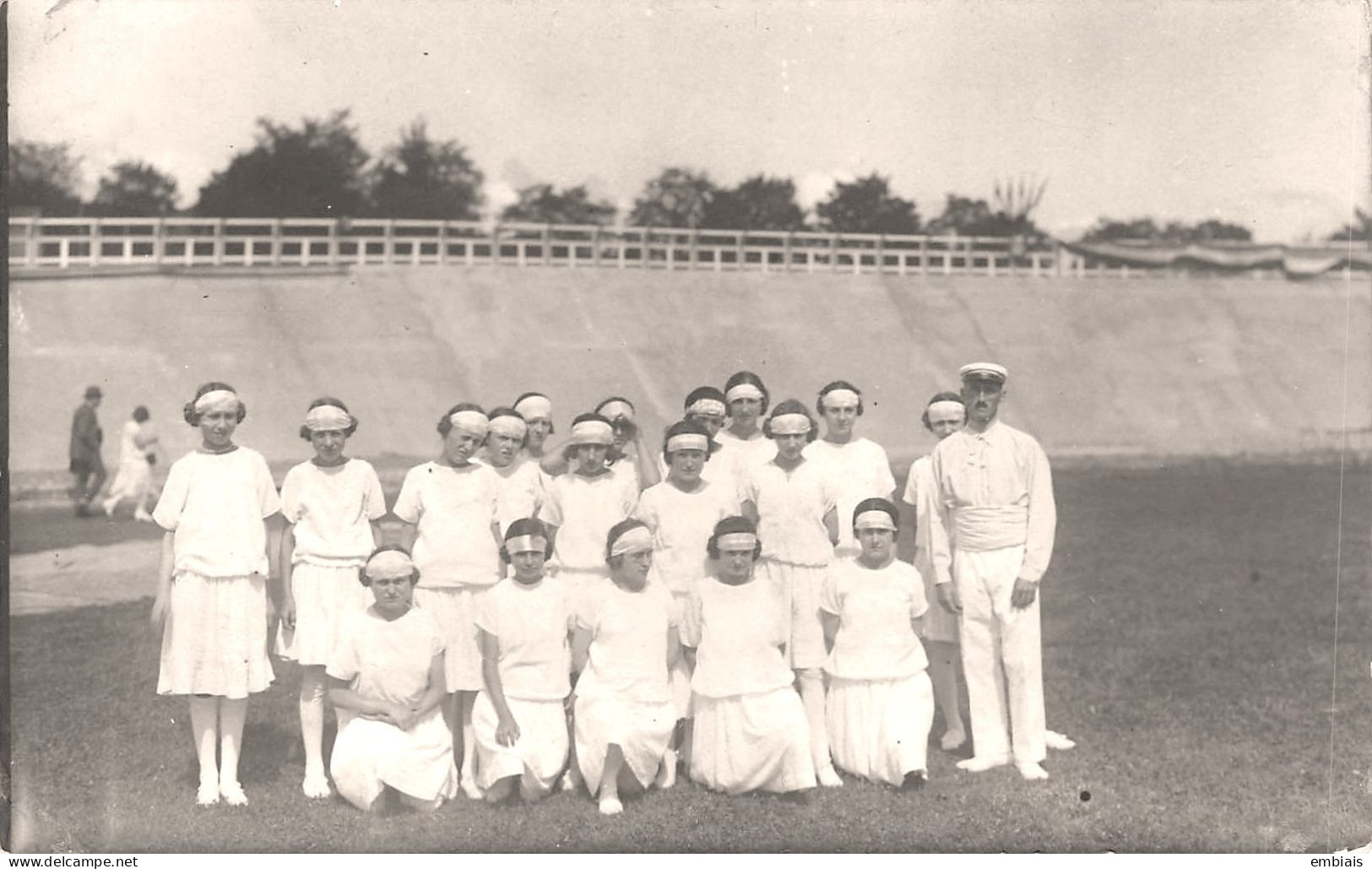 41 BLOIS - Carte Photo Fête Sportive Au Vélodrome, Un Groupe De Pont Levoy - Blois