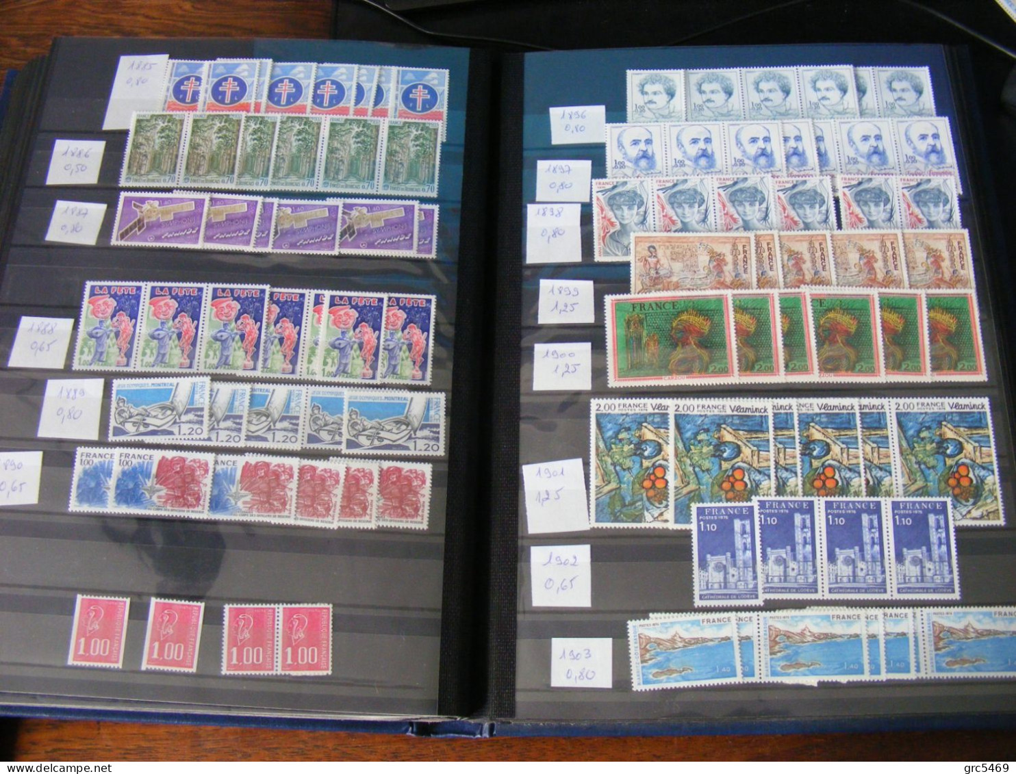 COLLECTION TIMBRES FRANCE NEUFS entre 1962 et 1981 dans 2 Classeurs 32 + 16 pages  Faciale = 168 + 120 = 288 euros !!