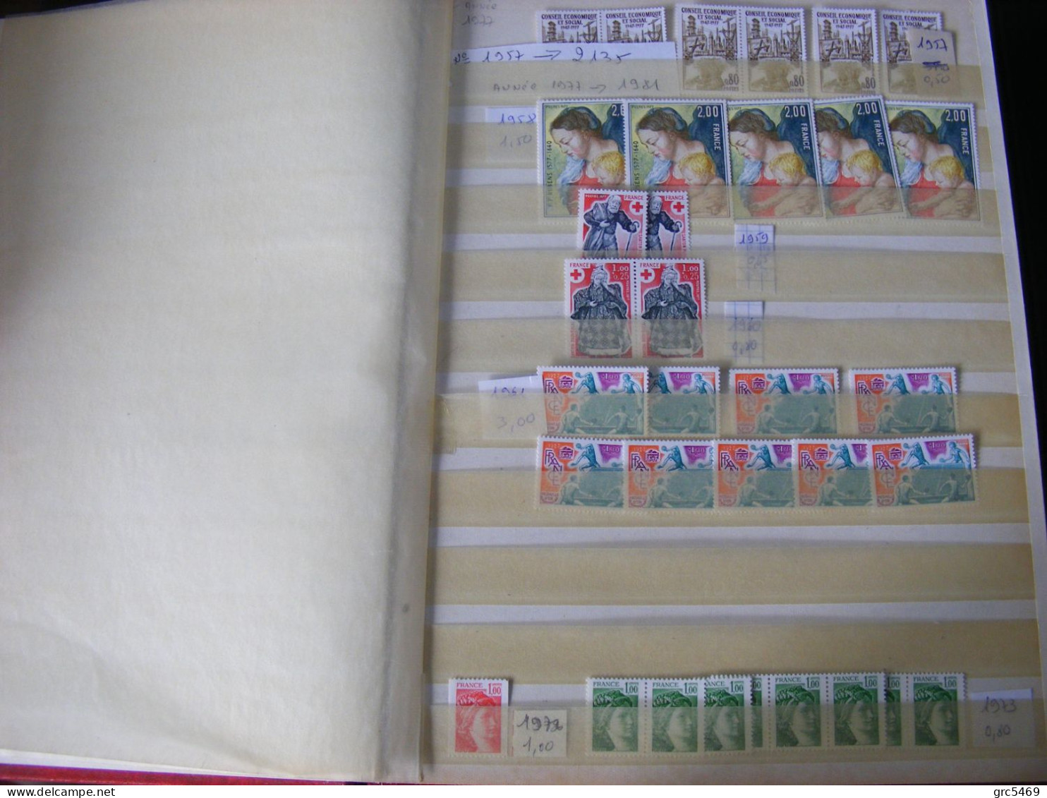 COLLECTION TIMBRES FRANCE NEUFS entre 1962 et 1981 dans 2 Classeurs 32 + 16 pages  Faciale = 168 + 120 = 288 euros !!