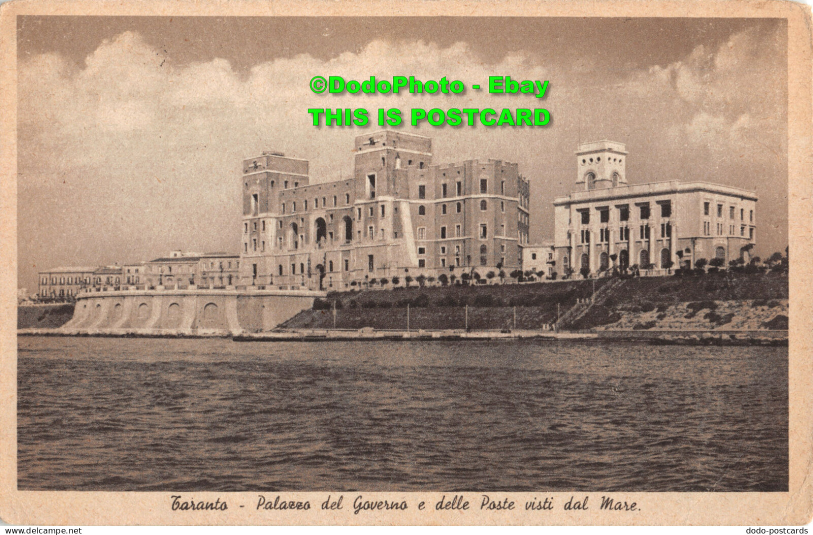 R358505 Taranto. Palazzo Del Governo E Delle Poste Visti Dal Mare. Grafico Cesar - World