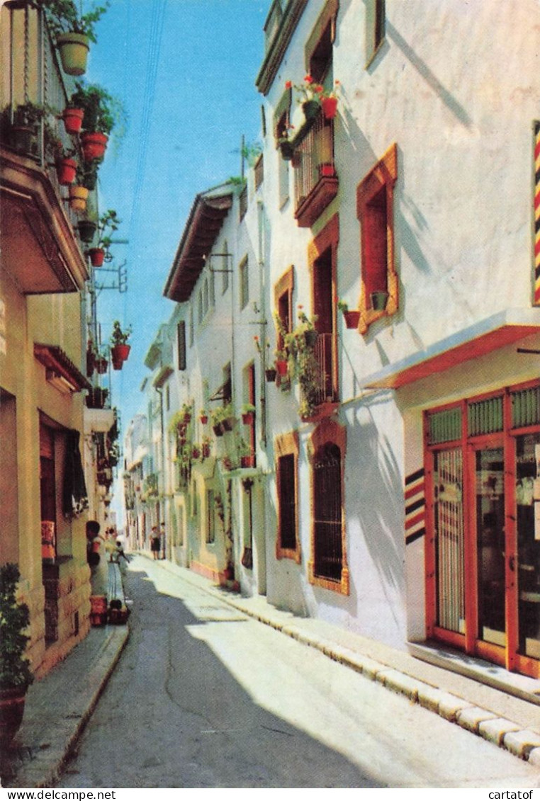 SITGES . Una De Sus Calles Tipicos  - Autres & Non Classés