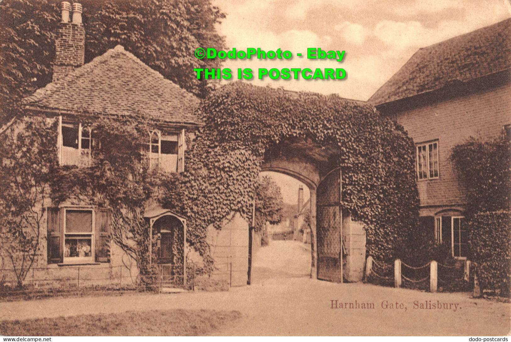 R358522 Salisbury. Harnham Gate. C. Chapman. 1911 - World