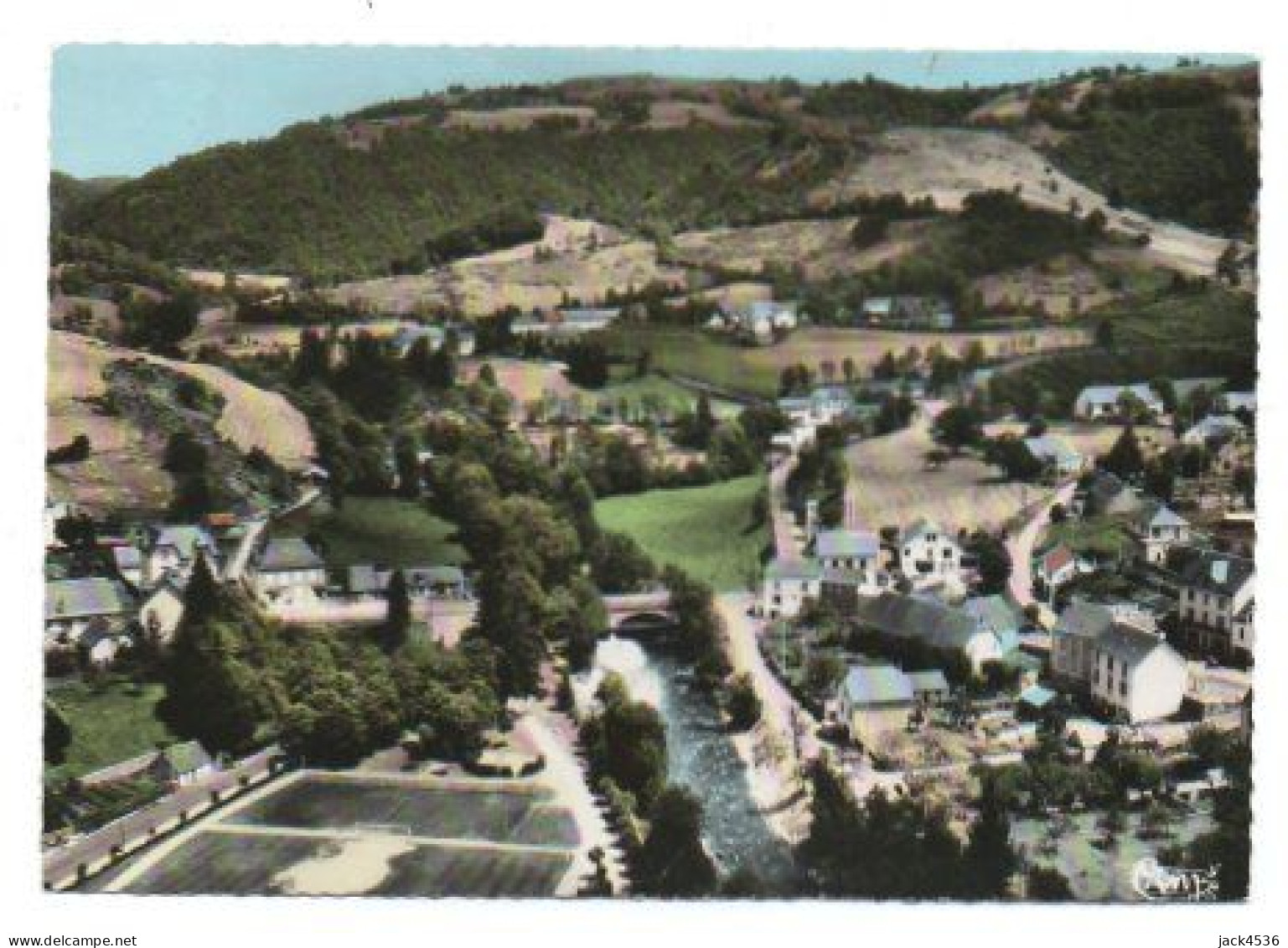 Carte Postale Moderne - 15 Cm X 10 Cm - Circulé - Dép. 15 - CONDAT EN FENIERS - Vue Aérienne - Condat