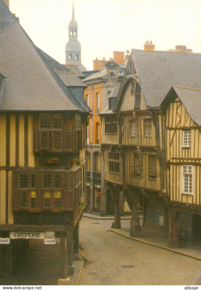 CPM-22- DINAN - La Place De L'Apport * TBE - Flamme Lamballe **2 Scans - Dinan