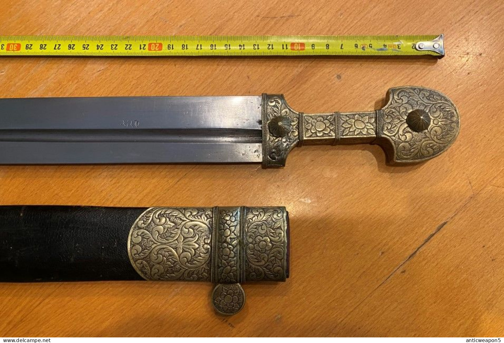 AUn Beau Poignard En Argent. Caucase. Russie. Vers 1880 (H314) - Knives/Swords