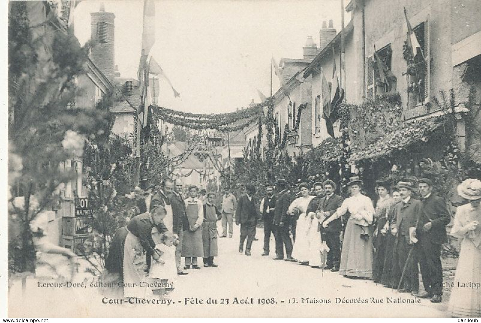 41 // COUR CHEVERNY   Fête Du 23 Aout 1908    Les Maisons Décorées Rue Nationale 13 - Autres & Non Classés