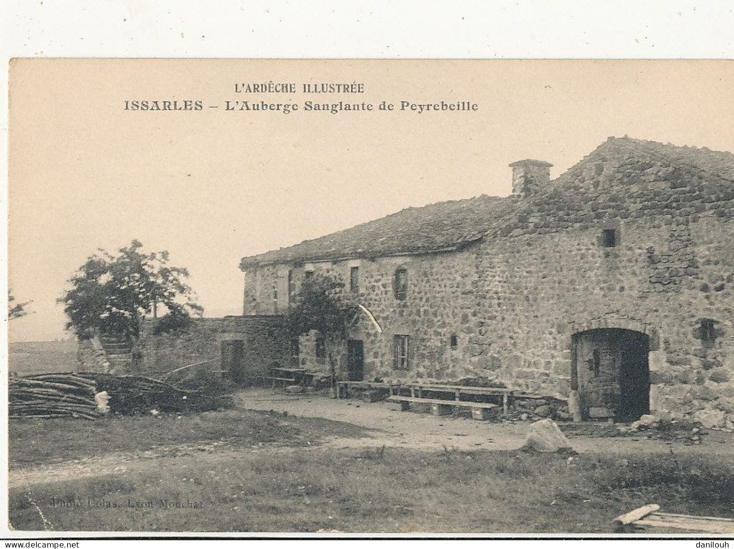 07 // ISSARLES   L'auberge Sanglante De Peyrebeille  ** - Autres & Non Classés