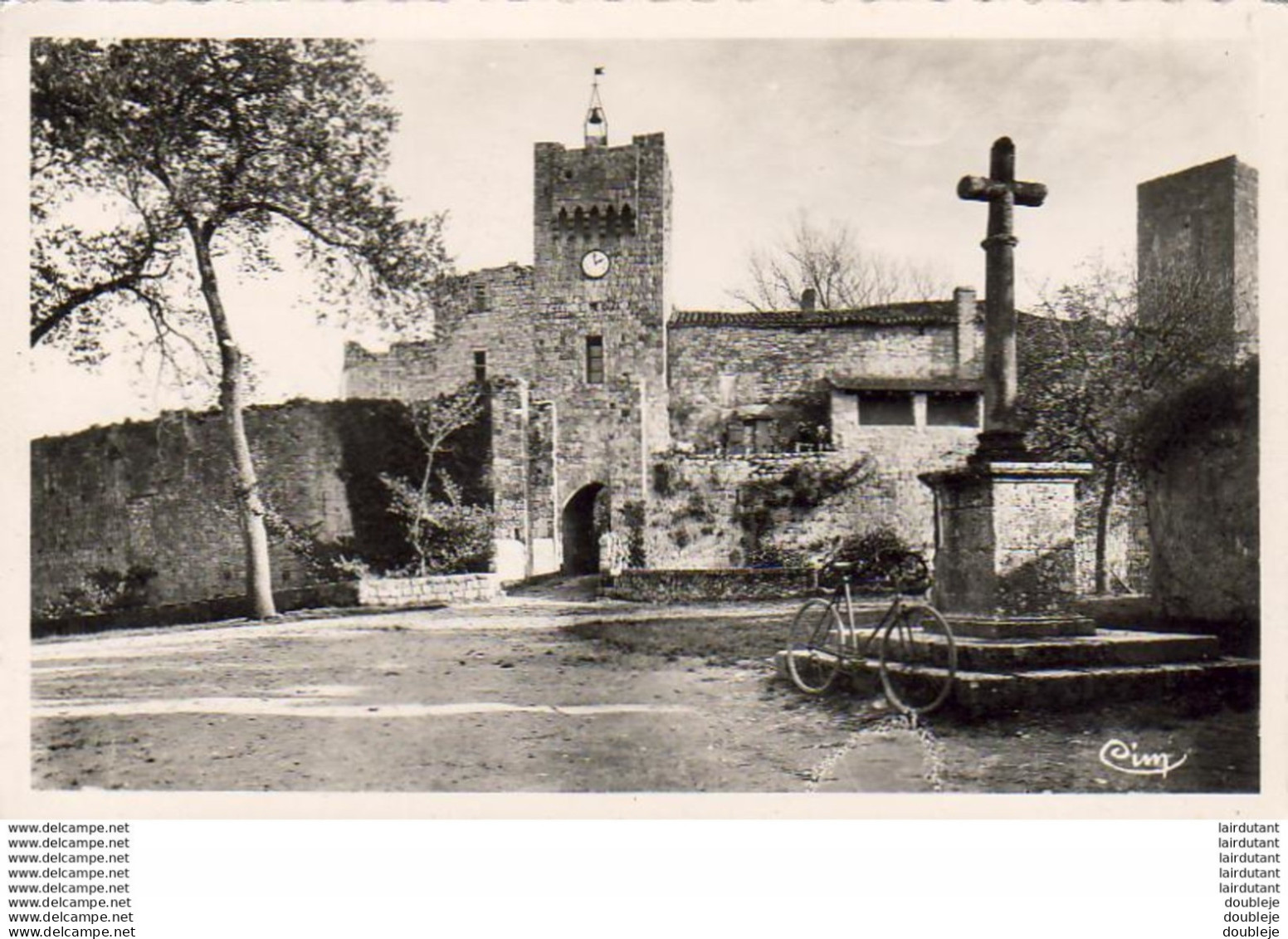 D32  LARRESSINGLE  Tours Et Restes Du Vieux Château-fort Datant Du XIII° S  ..... - Autres & Non Classés