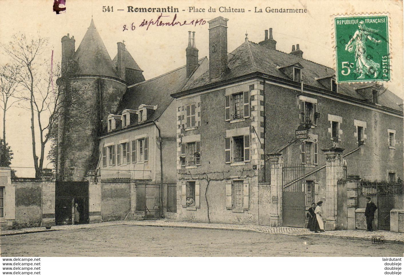 D41  ROMORANTIN  Place Du Château La Gendarmerie - Politie-Rijkswacht