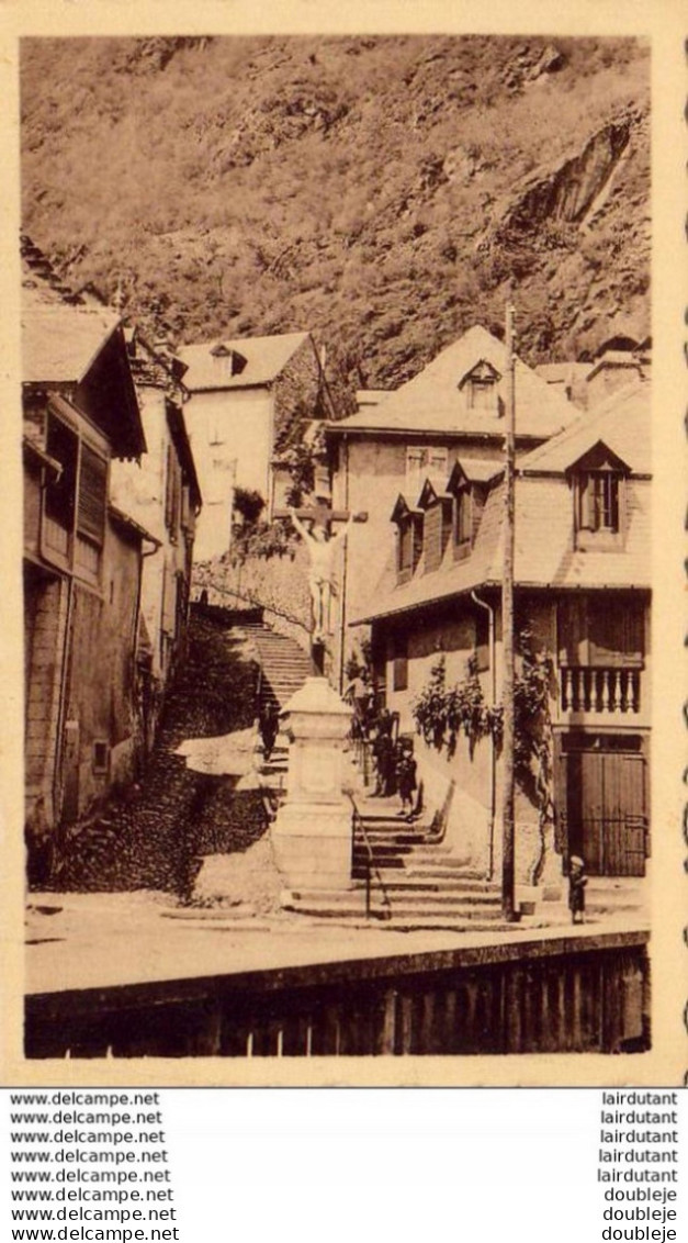 D31  CIERP  Pont Sur La Pique, Escalier Conduisant à L'Eglise ..... ( Ref FF1370 ) - Autres & Non Classés