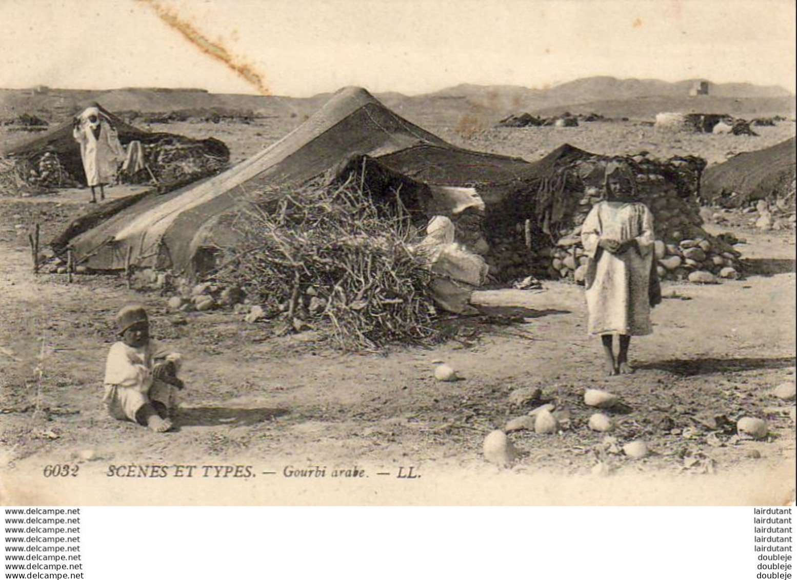 ALGERIE  SCENES ET TYPES  Gourbi Arabe ..... ( Ref FF1532 ) - Scènes & Types