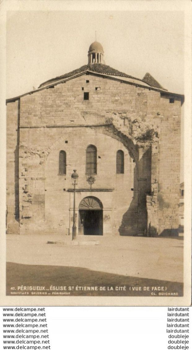 D24  PERIGUEUX   Eglise St Etienne De La Cité ( Vue De Face ) - Périgueux