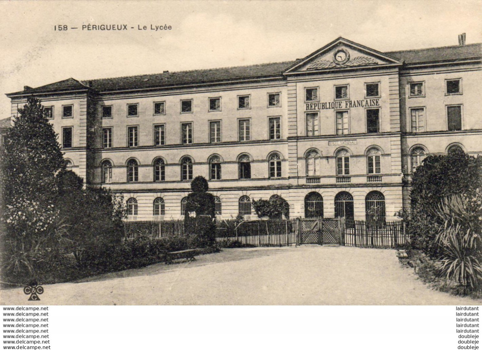 D24  PERIGUEUX    Le Lycée - Périgueux