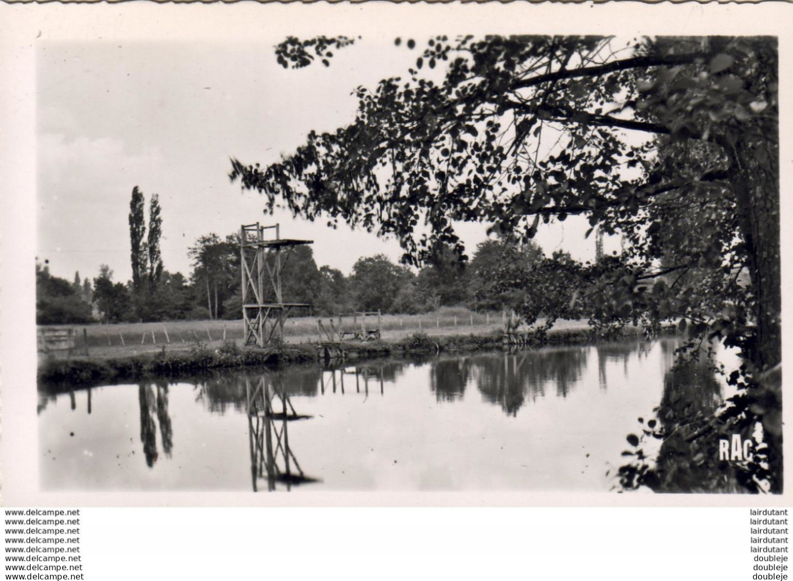 D24  RIBERAC    La Piscine En Eau Courante - Riberac