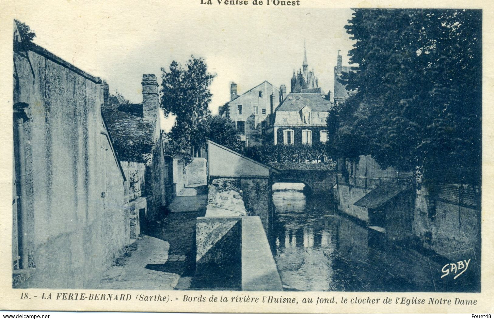 72 - LA FERTE BERNARD - Bords De La Rivière L'Huisne, Au Fond Le Clocher De L'Eglise - La Ferte Bernard