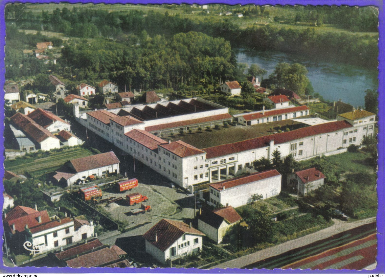 Carte Postale 24. Bergerac  établissement Maussire   Et Le CET De Garçons  Très Beau Plan - Bergerac