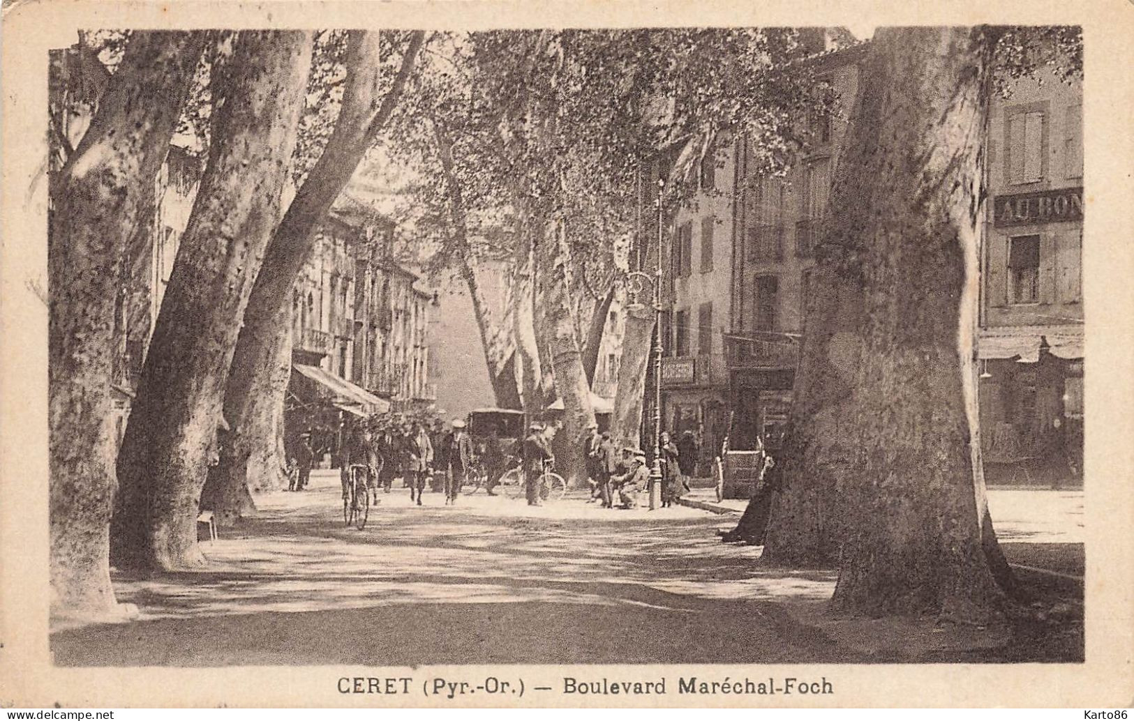 Céret * Le Boulevard Maréchal Joffre * Commerces Magasins - Ceret