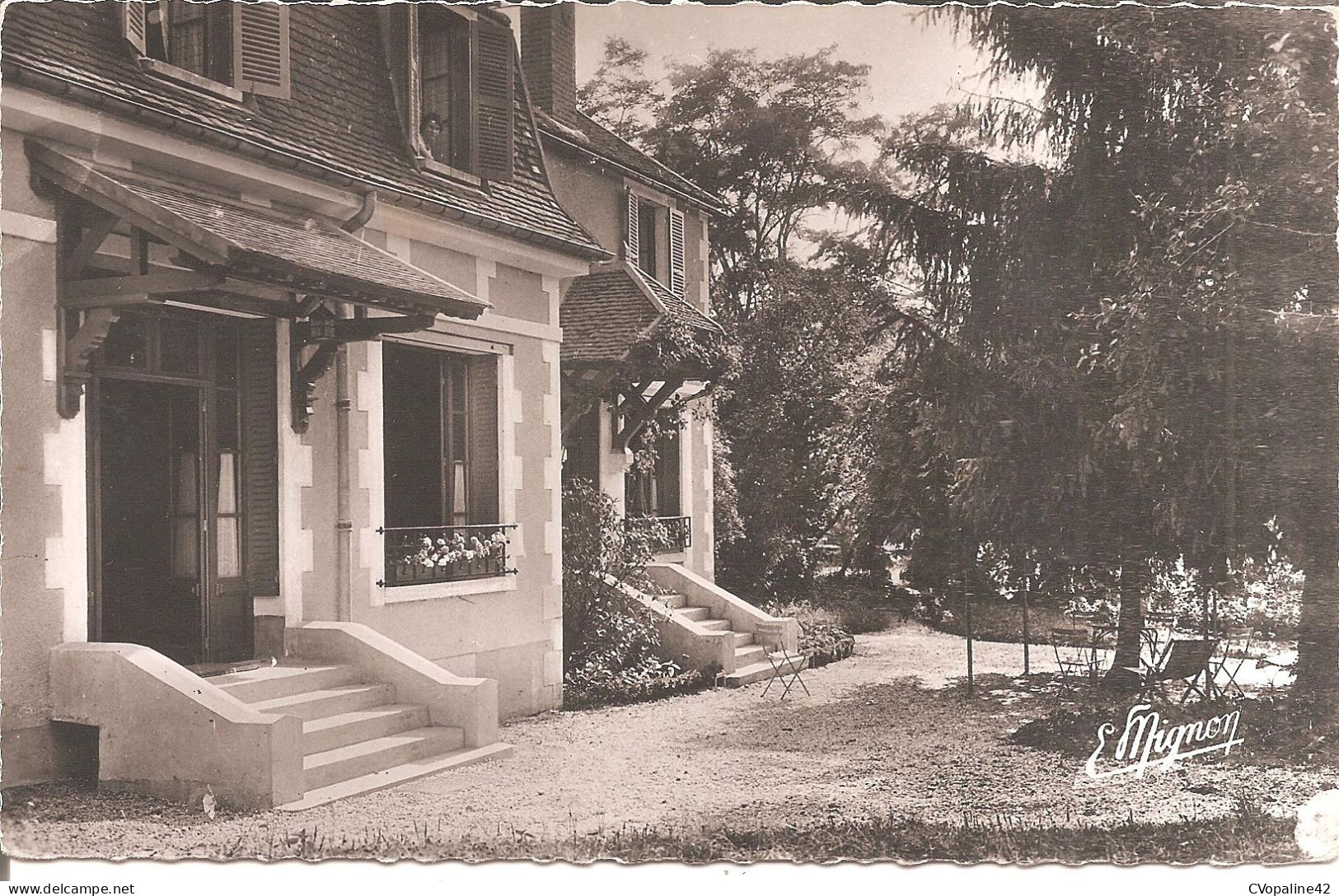 SOUGERES-sur-SINOTTE (89) Maison Familiale De Cure Du Petit-Pien - Façade Sur Le Parc   CPSM  PF - Autres & Non Classés