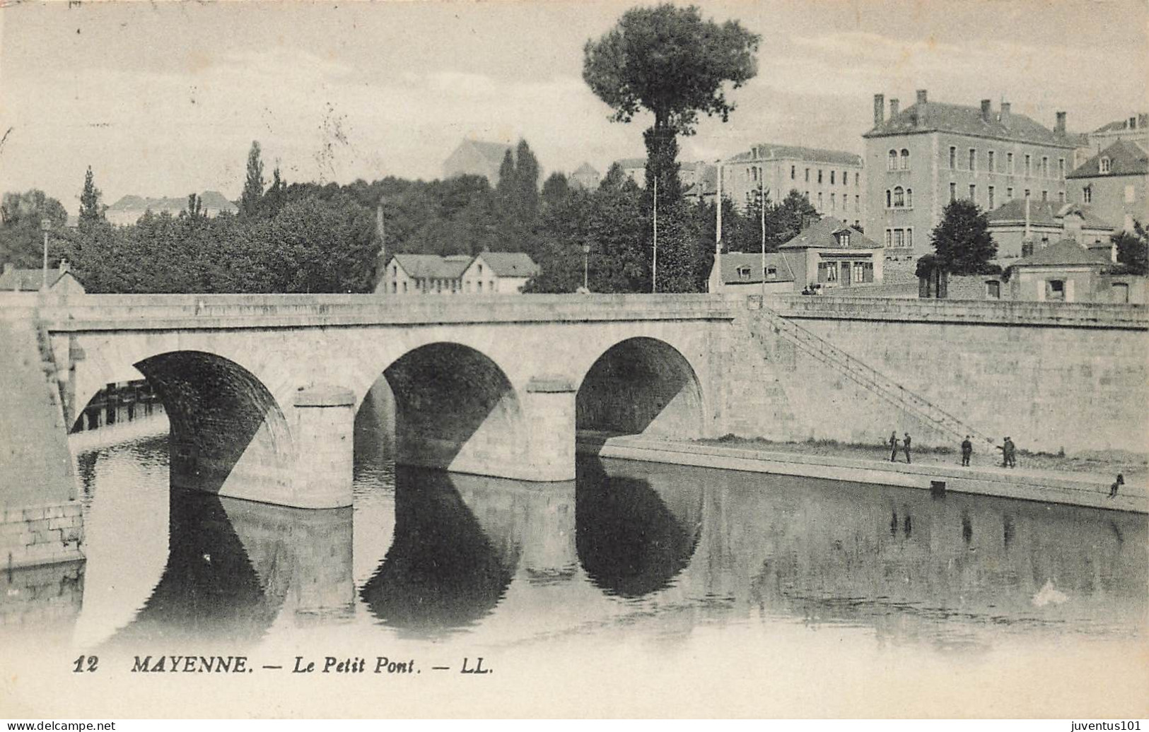 CPA Mayenne-Le Petit Pont-12-Timbre     L2916 - Mayenne