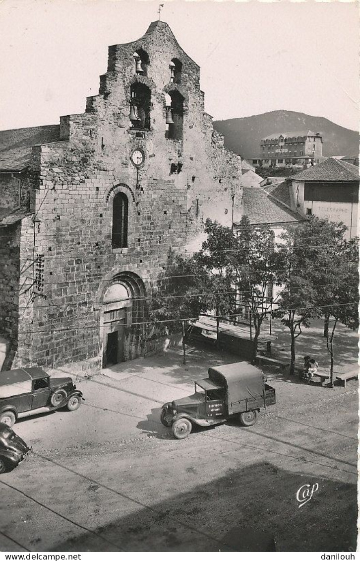 66 // FORNIGUERES  L'église    Façade Romane   Cpsm Petit Format   - Autres & Non Classés