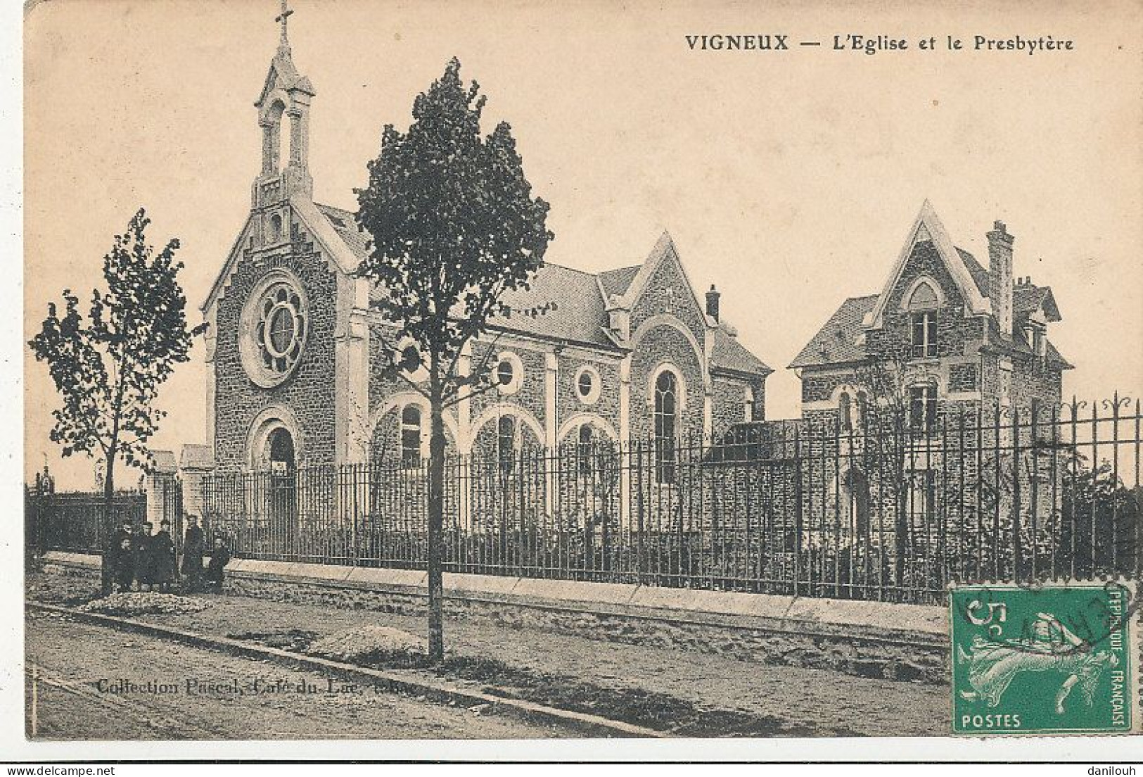 91 // VIGNEUX   L'église Et Le Presbytère - Vigneux Sur Seine