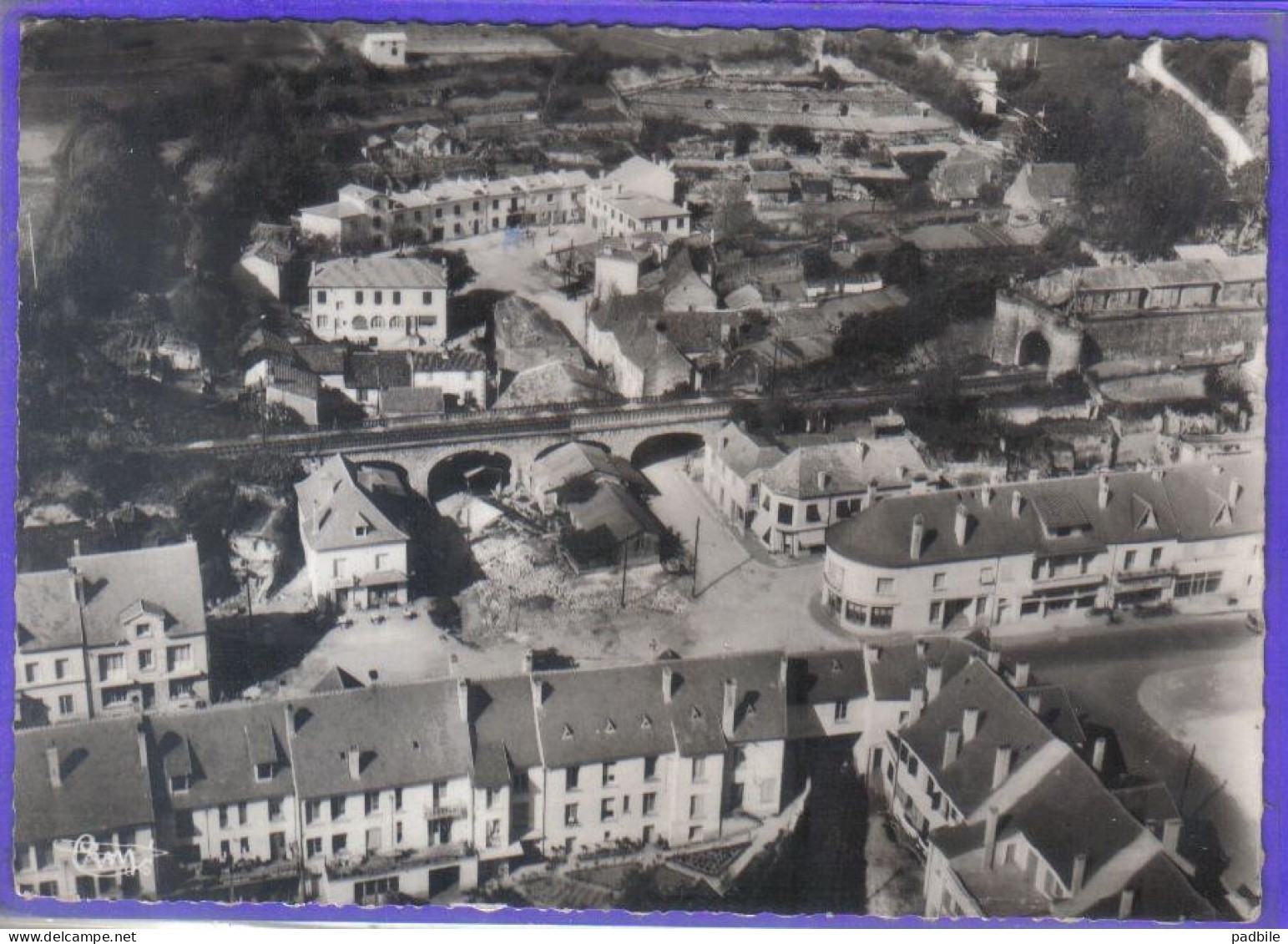 Carte Postale 24. Mouleydier  Village Martyr Brulé Par Les Allemands En 1944  Vue D'avion  Très Beau Plan - Other & Unclassified