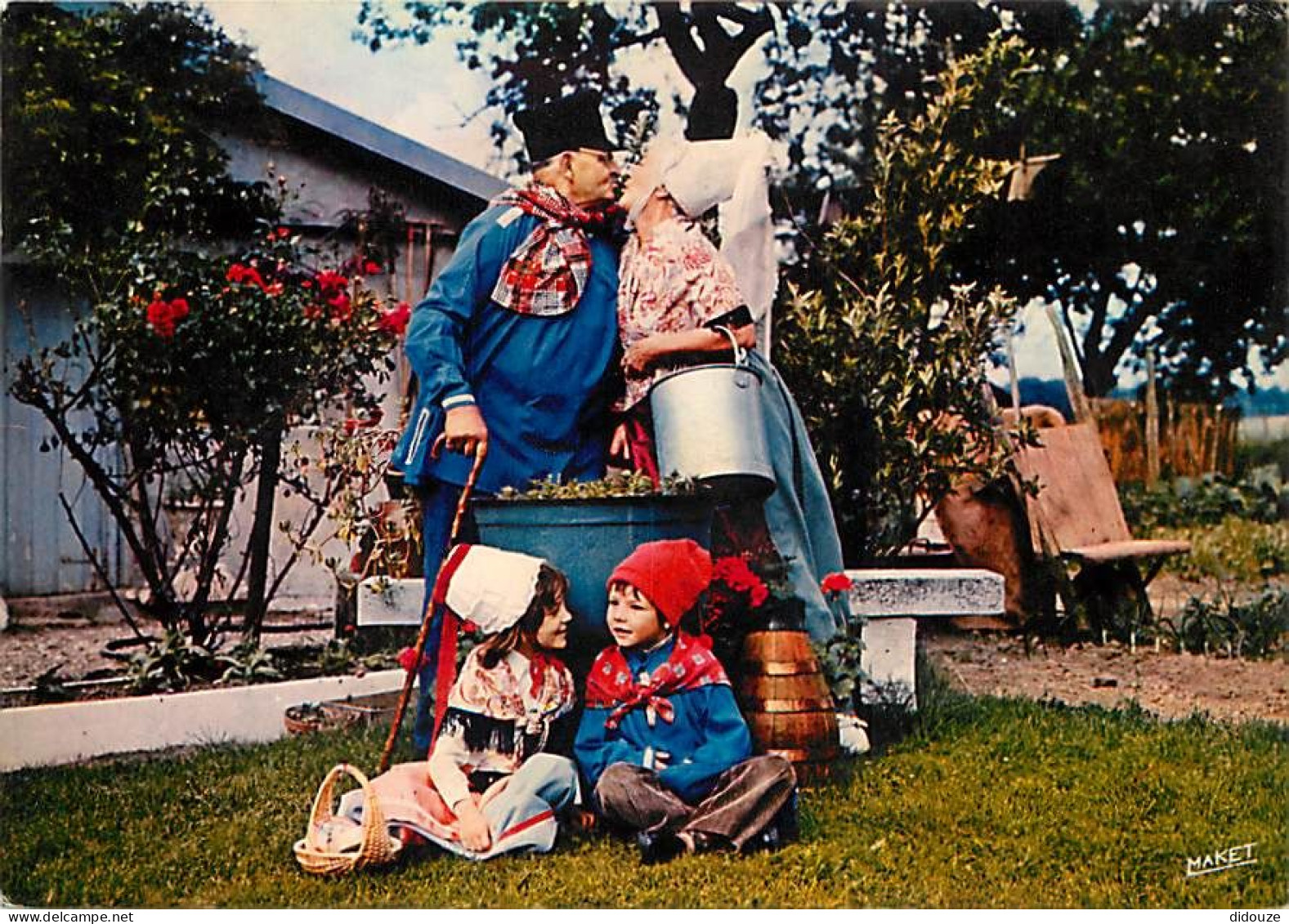 Folklore - Normandie - Folklore Normand - Baiser - Enfants - CPM - Voir Scans Recto-Verso - Costumes