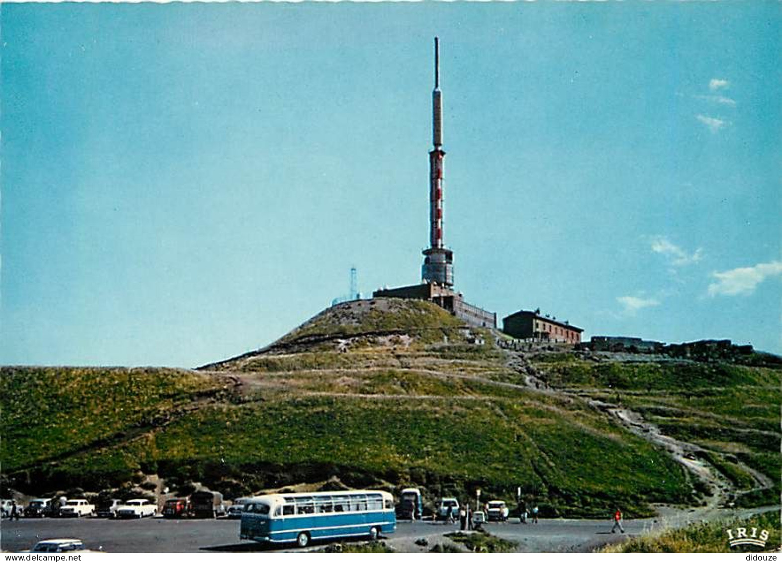 63 - Le Puy De Dome - Le Sommet Et Le Poste De Relais De Télévision - Automobiles - Bus - Carte Dentelée - CPM - Carte N - Autres & Non Classés