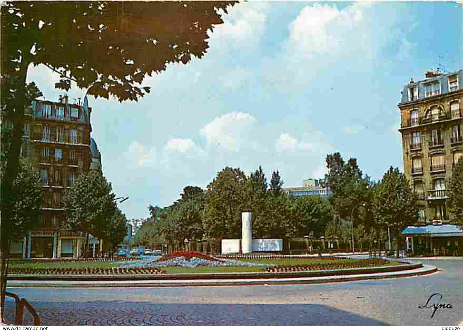 92 - Clichy - Place De La République - CPM - Voir Scans Recto-Verso - Clichy