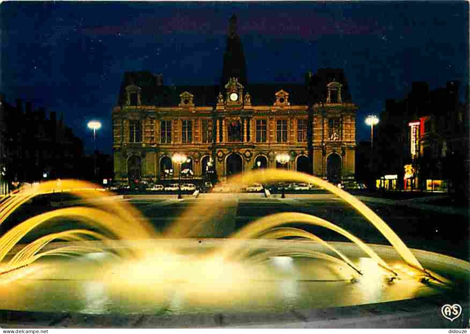 86 - Poitiers - L'Hotel De Ville - Vue De Nuit - Jets D'eau - CPM - Voir Scans Recto-Verso - Poitiers