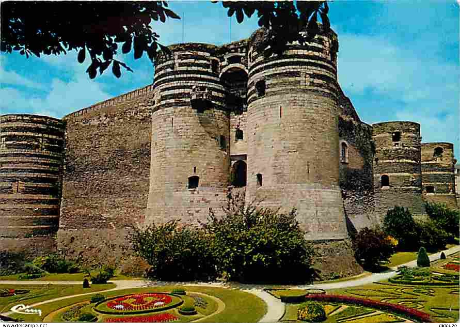 49 - Angers - Le Château Et Les Jardins - Fleurs - Carte Neuve - CPM - Voir Scans Recto-Verso - Angers