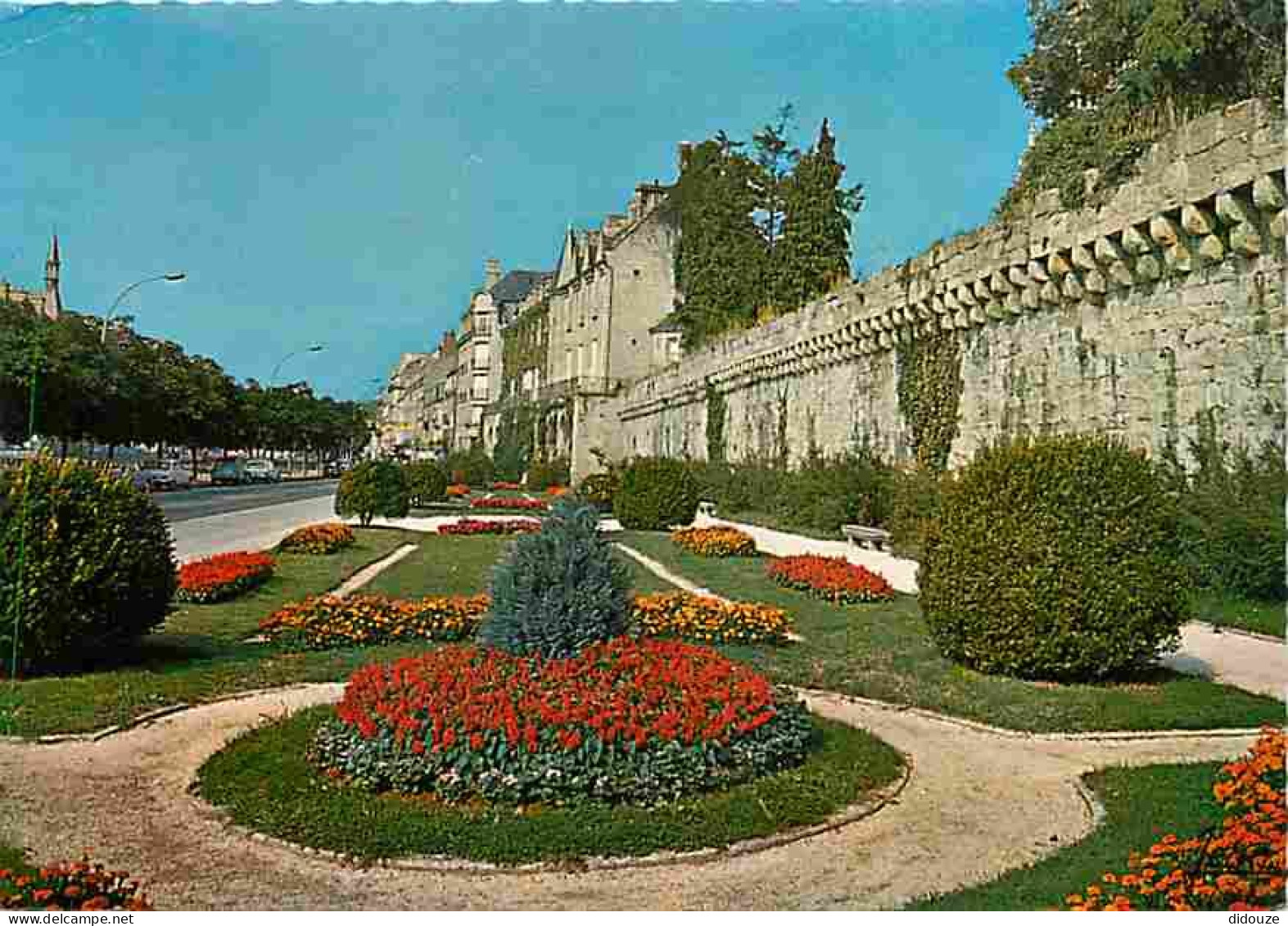 29 - Quimper - Les Jardins - Les Remparts - Automobiles - Flamme Postale - Voir Scans Recto Verso  - Quimper