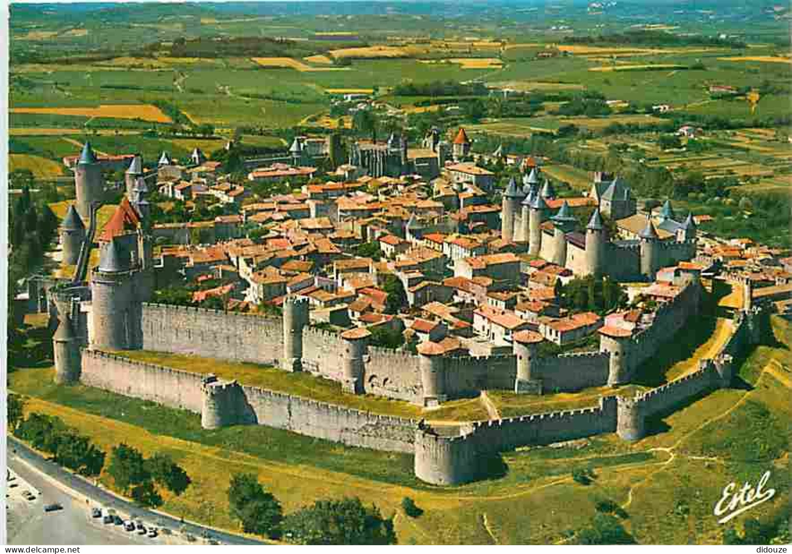 11 - Carcassonne - La Cité Médiévale - Vue Générale Aérienne - CPM - Voir Scans Recto-Verso - Carcassonne