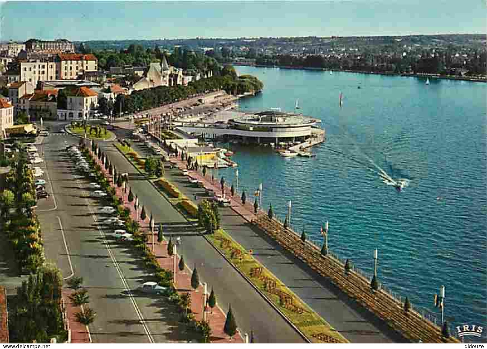 03 - Vichy - Le Plan D'eau - La Rotonde Du Lac - Automobiles - CPM - Voir Scans Recto-Verso - Vichy