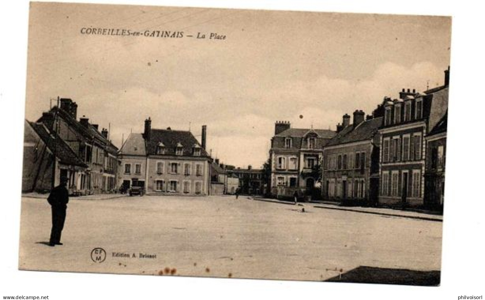 CORBEILLES EN GATINAIS LA PLACE ANIMEE - Autres & Non Classés