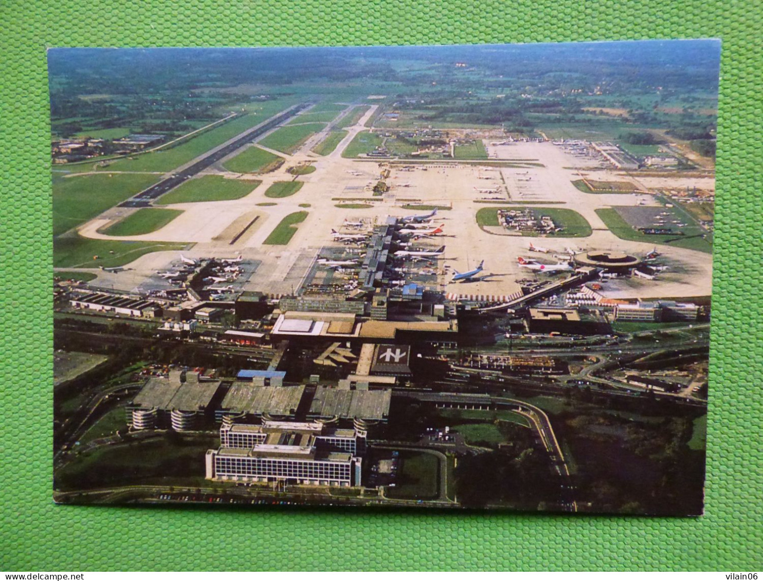 GATWICK  /  AEROPORT / AIRPORT / FLUGHAFEN - Aerodrome