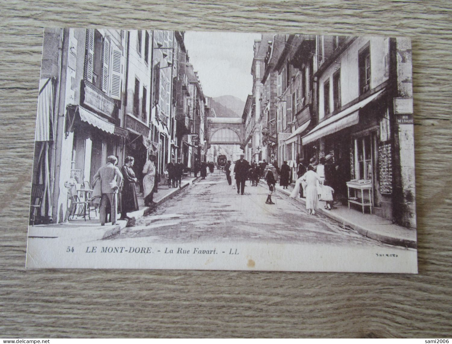 63 LE MONT DORE LA RUE FAVART COMMERCES ANIMEE - Le Mont Dore