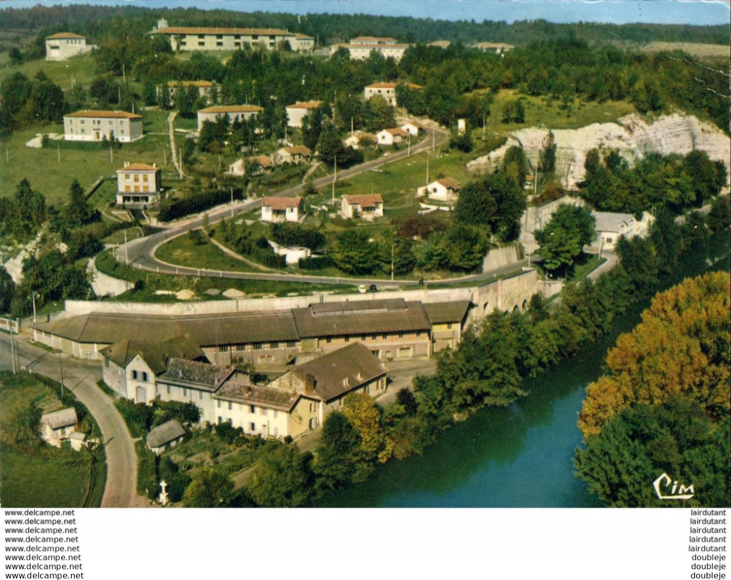 D24  SAINT ASTIER  Vue Aérienne - La Cité - Sonstige & Ohne Zuordnung