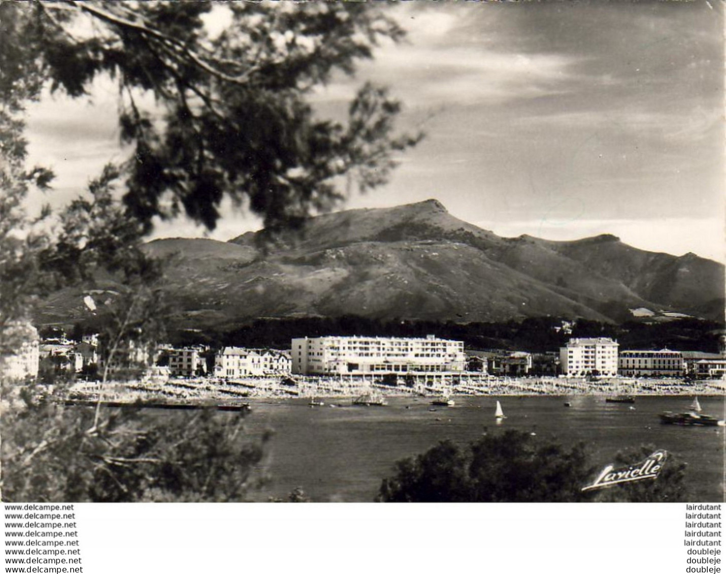 SAINT- JEAN- DE- LUZ  Vue Sur La Plage, Le Casino Et La Rhune  ..... ( Ref FB381 ) - Saint Jean De Luz