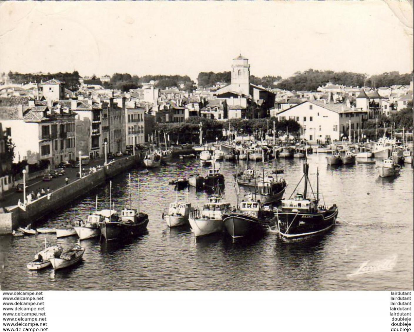 SAINT- JEAN- DE- LUZ  Vue Générale Sur Le Port, La Maison De L'Infante Et La Maison Louis XIV  ..... ( Ref FB382 ) - Saint Jean De Luz