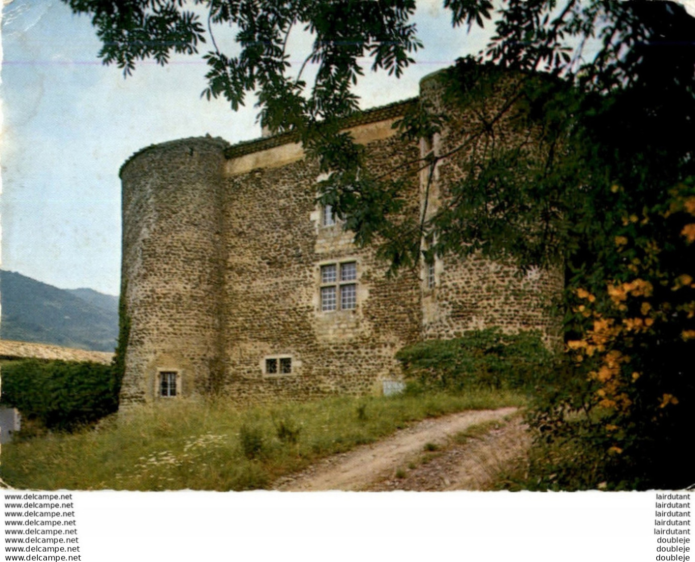 D07  PRIVAS- EN- VIVARAIS  Château D' Entrevaux    ..... - Privas