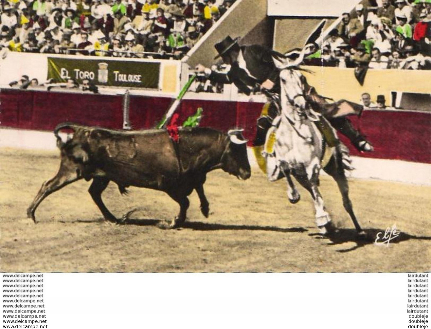 D31  TOULOUSE  Arènes Du Soleil D' Or- Angel Peralta Dans Une Pose De Banderilles  ... - Corrida