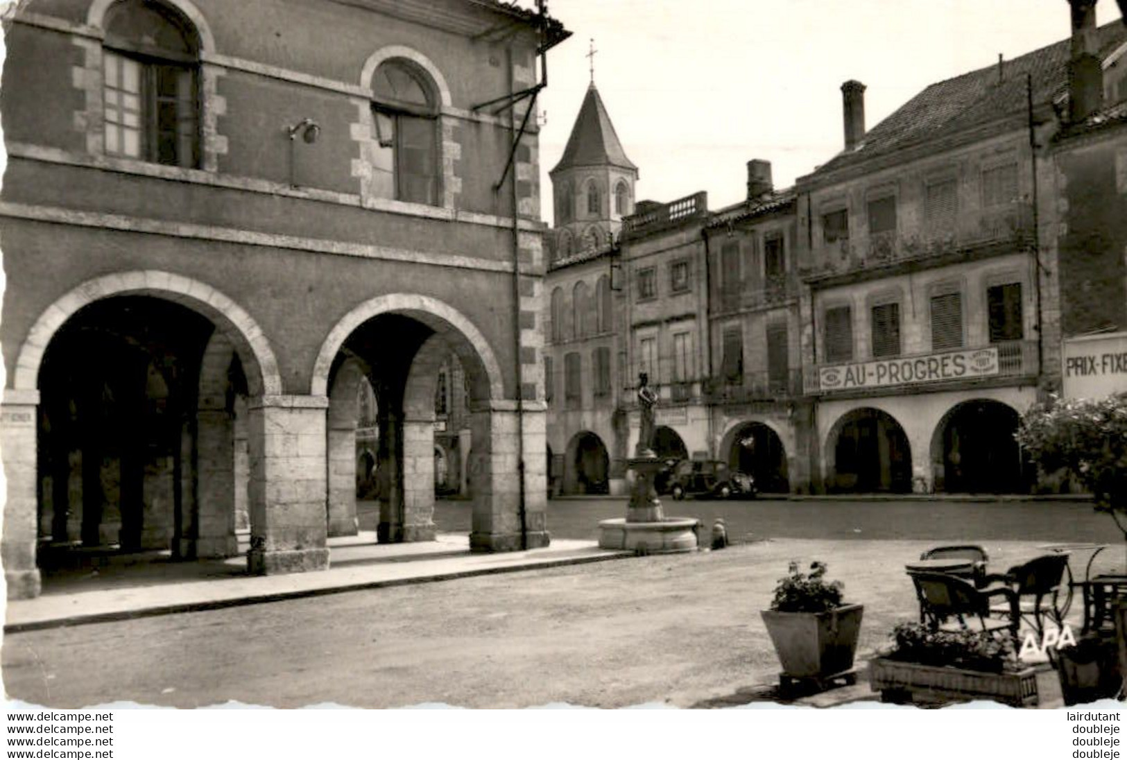 D32  FLEURANCE  Place De  L'Hôtel De Ville - Fleurance